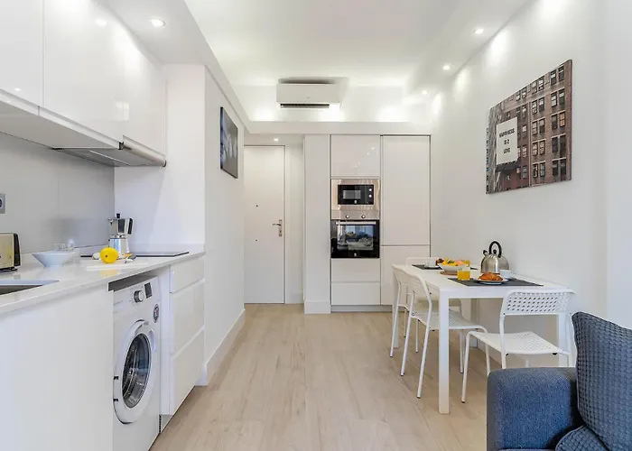 236 - Ab Poble Sec Montjuic ברצלונה