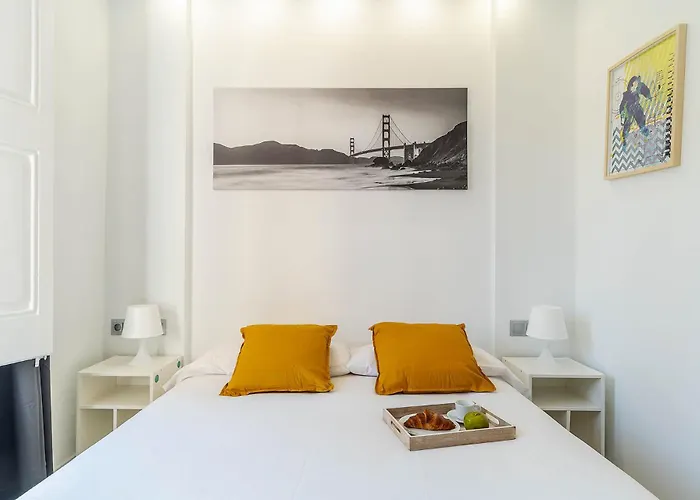 236 - Ab Poble Sec Montjuic *