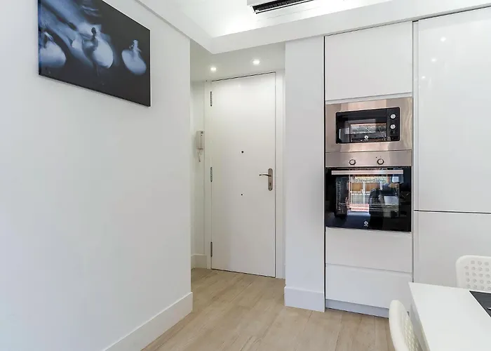 236 - Ab Poble Sec Montjuic